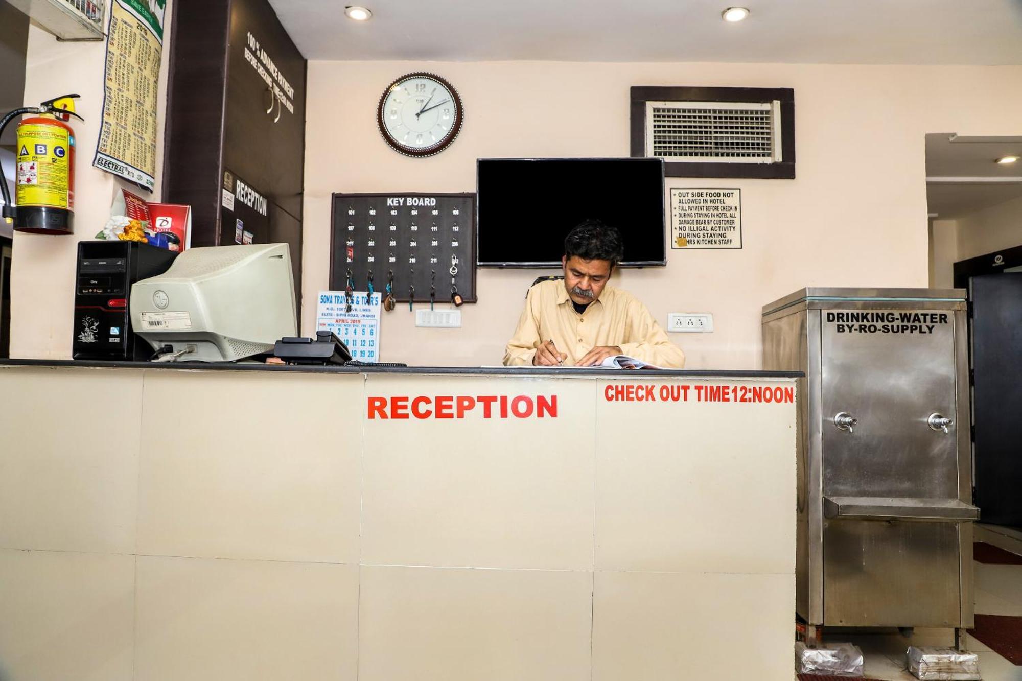 Oyo Hotel Duke Inn Jhānsi Dış mekan fotoğraf